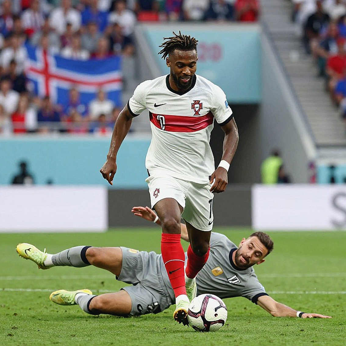 Ten Silent Matchdays: The Number Nobody Is Counting in Edson Álvarez's 'Return' Ten Silent Matchdays: The Number Nobody Is Counting in Edson Álvarez's 'Return'