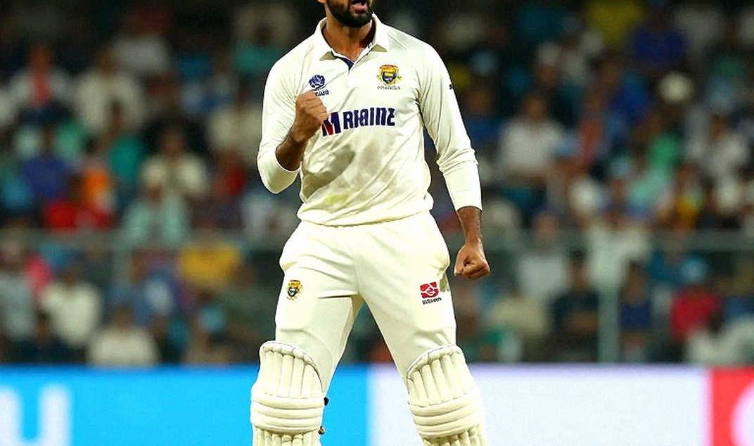 ট্রান্সফার উইন্ডোর অদৃশ্য খাতা: ব্লকচেইন যখন ক্রিকেট আর ফুটবলের মালিকানা বদলে দিচ্ছে