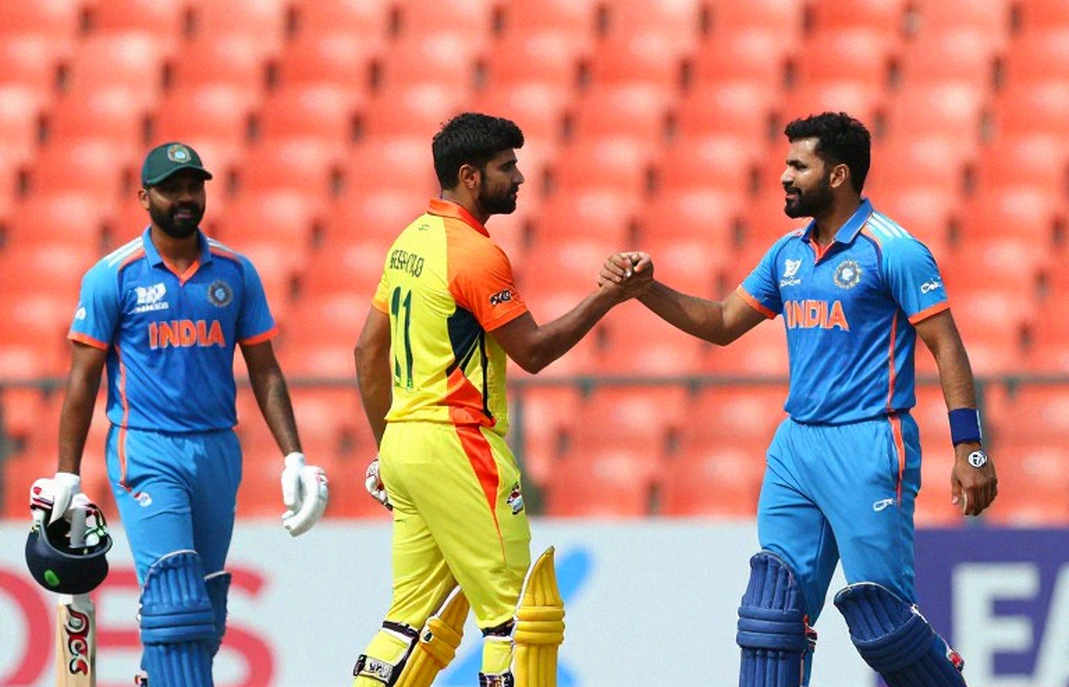 ৮৭-তে থেমে থাকা হেড আর জ্যানসেনের ছয় উইকেটের ঘড়ি