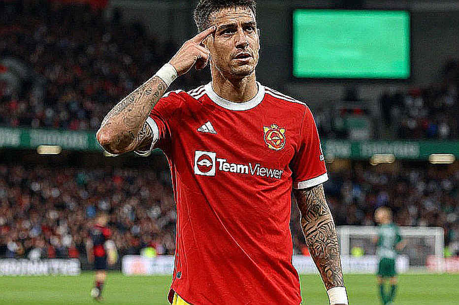 Fourteen Seconds of Silence: Anfield's Red Card, the Referee's Error, and the Price of Wirtz Fourteen Seconds of Silence: Anfield's Red Card, the Referee's Error, and the Price of Wirtz