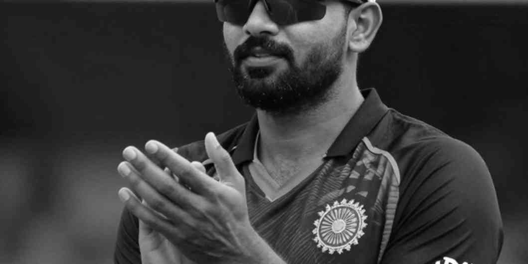 কিংসমিডের নীরবতা: ডারবানে স্টার্ক-কামিন্সের সুরে বাঁধা অস্ট্রেলিয়ার ১৩৯ রানের লিড কিংসমিডের নীরবতা: ডারবানে স্টার্ক-কামিন্সের সুরে বাঁধা অস্ট্রেলিয়ার ১৩৯ রানের লিড