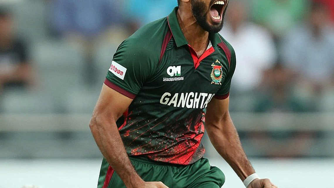 পাঁচ উইকেটের পর্দার আড়ালে: শেষ ওভার পর্যন্ত যে ম্যাচ শ্বাস আটকে রেখেছিল পাঁচ উইকেটের পর্দার আড়ালে: শেষ ওভার পর্যন্ত যে ম্যাচ শ্বাস আটকে রেখেছিল