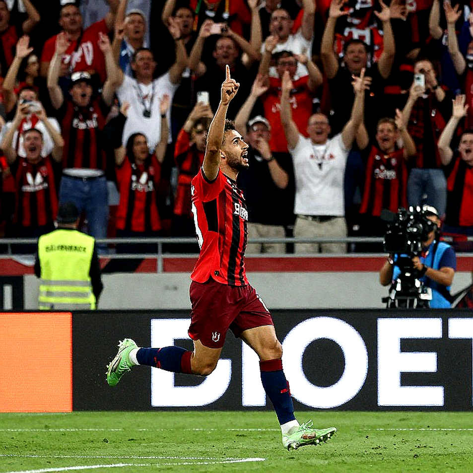 Blockchain and Football's Ledger: Who Keeps the Book of VAR Truth Blockchain and Football's Ledger: Who Keeps the Book of VAR Truth
